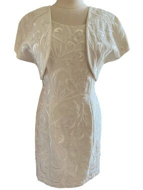 Carmen Marc Valvo Ivory Embroidered Floral Pearls & Beads Sheath Dress Size 10